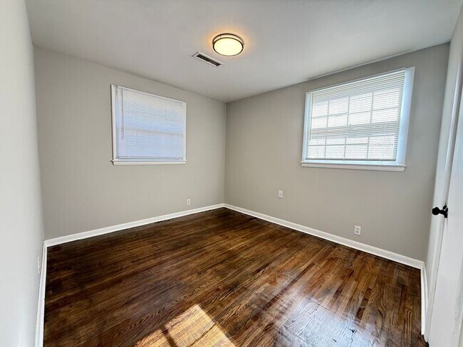Building Photo - Renovated Multi-Story Brick House in East Nashville - Fenced in Yard
