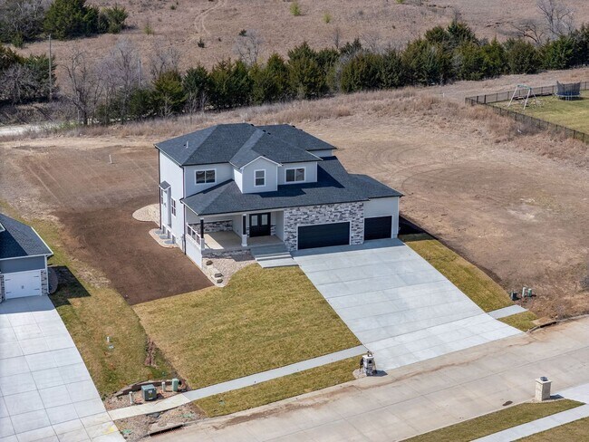 Building Photo - Italian Estates Property Management