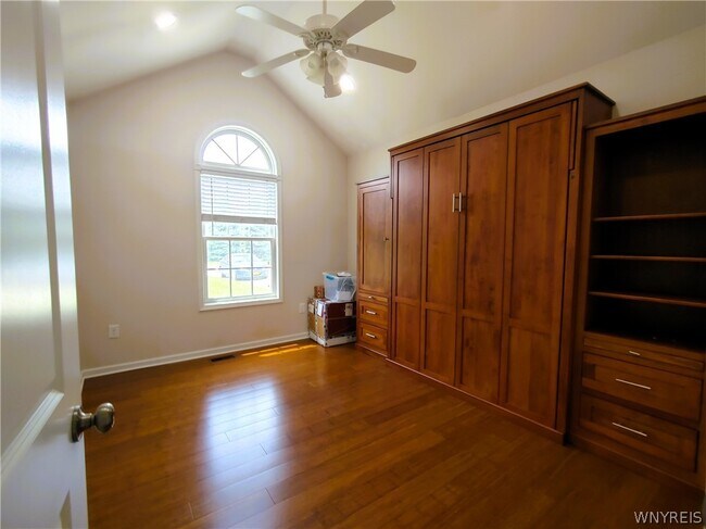 Building Photo - 441 Riverwalk Dr
