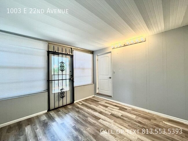 Building Photo - 1003 E 22nd Ave.