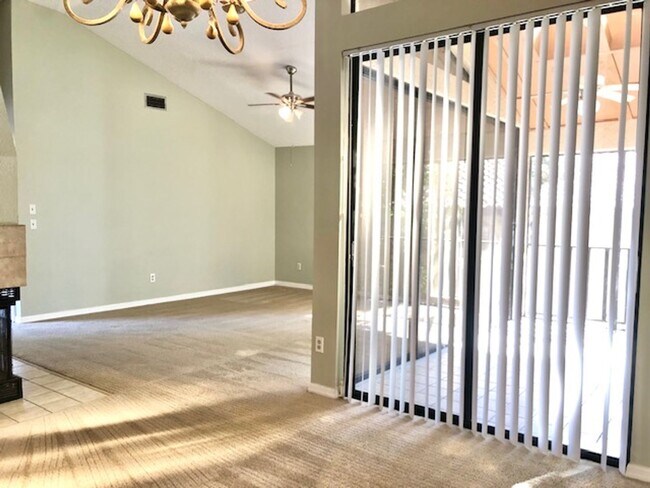 Building Photo - Available for move in February 2026!! Nice corner 2bed/2bath condo on 2nd floor with a spacious b...