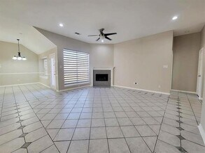 Building Photo - 1144 San Saba Dr