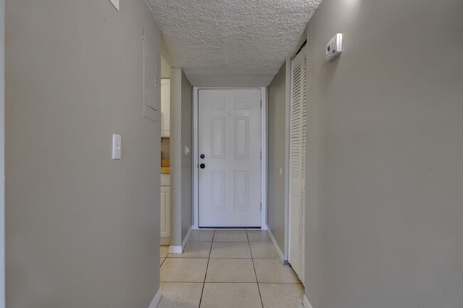 Building Photo - Ocean View From Balcony