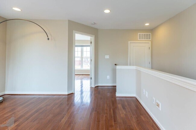 Building Photo - 2909 Chancellor's Way NE