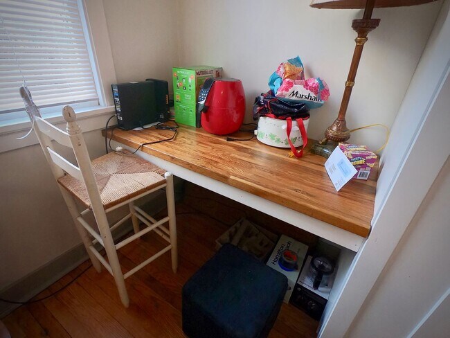 Building Photo - 5444 Claybourne St