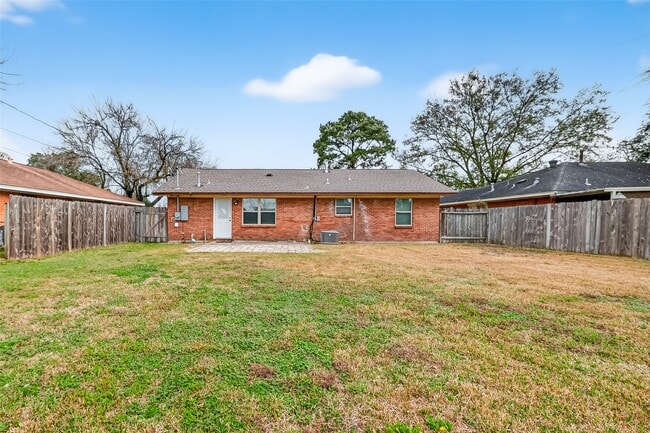 Building Photo - 3613 Truxton Dr