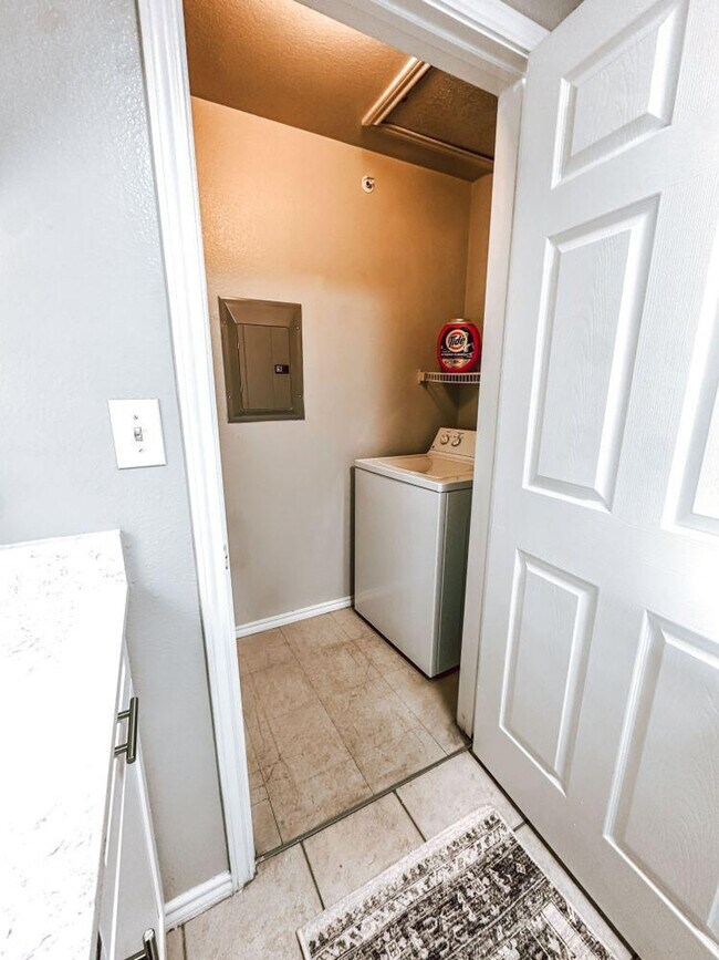 Building Photo - 1201 Cleveland St