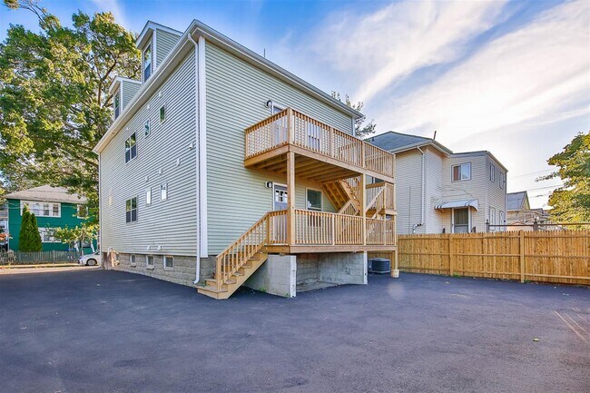 Building Photo - 29 1st St