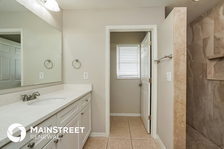 Building Photo - 5316 Benton St