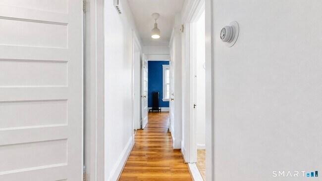 Building Photo - 21 Parmelee Ave