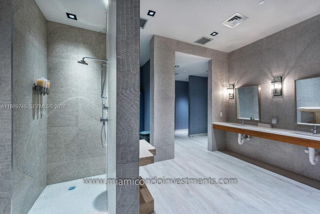 Building Photo - 2900 NE 7th Ave