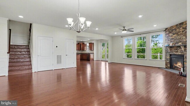 Building Photo - 40978 Spur Run Ln