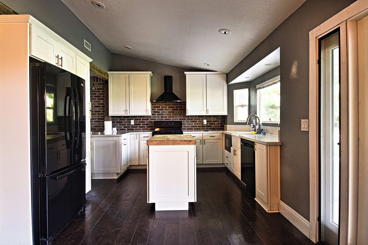 Building Photo - 41556 Zinfandel Ave