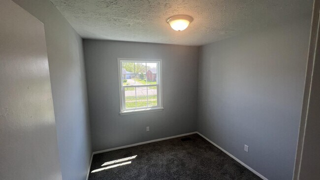 Building Photo - 186 Keebler Dr