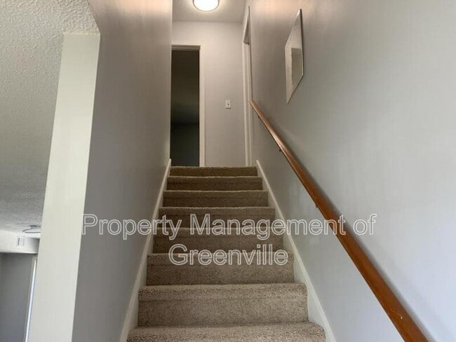 Building Photo - 342 Devonwood Ct