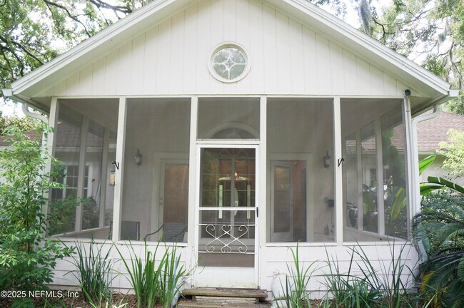 Building Photo - 135 Blake Ave