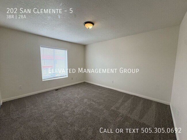 Building Photo - 202 San Clemente Ave NW