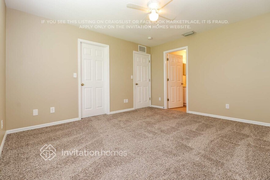 Building Photo - 3322 Oasis Blvd