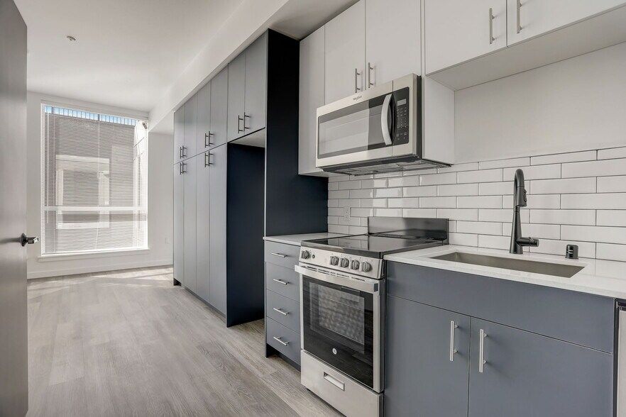 Building Photo - Fremont Village