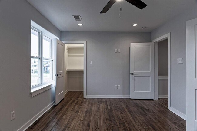 Building Photo - 1822 25th St