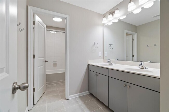 Building Photo - 123 Marlow Dr