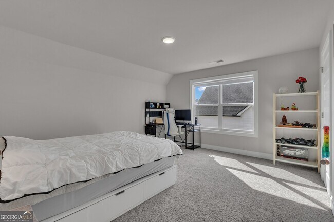 Building Photo - 21 Long Branch Trail