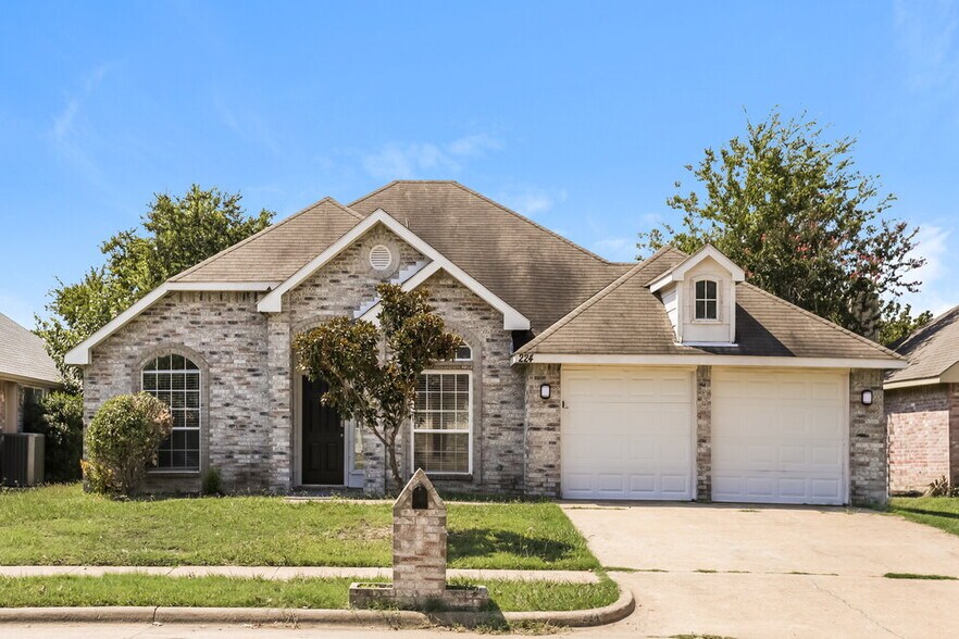 Primary Photo - 224 Glen Meadow Dr