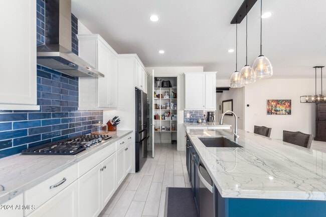 Building Photo - 12075 N San Clemente St