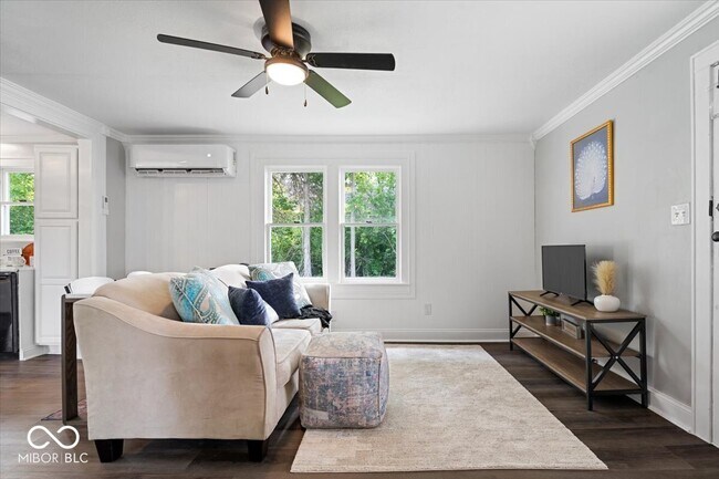 Building Photo - 606 E County Line Rd