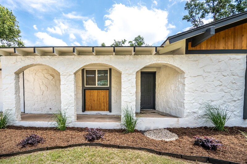 Building Photo - 2404 Monte Carlo Dr