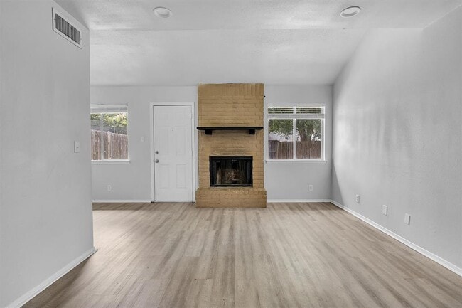 Building Photo - 2414 B Patrick Henry St