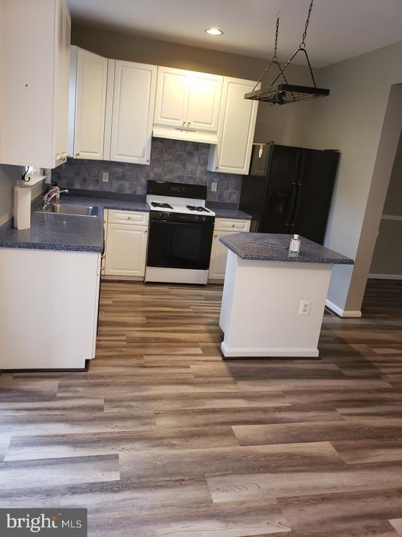 Building Photo - 4662 Deerwatch Dr