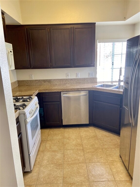 Building Photo - 13581 Tiverton Rd