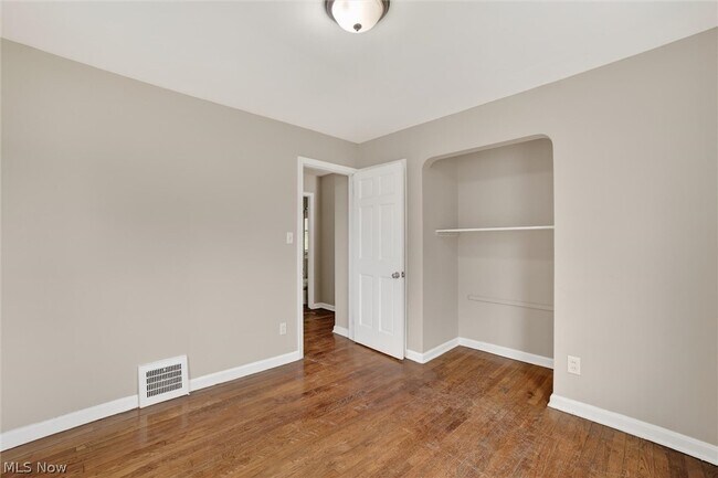 Building Photo - 1568 Parker Dr