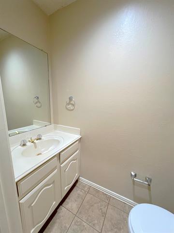 Building Photo - 705 Pine Lakes Dr