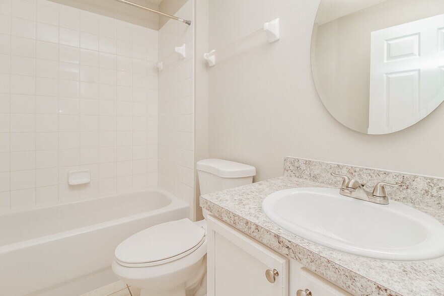 Building Photo - 2100 Mallard Creek Cir