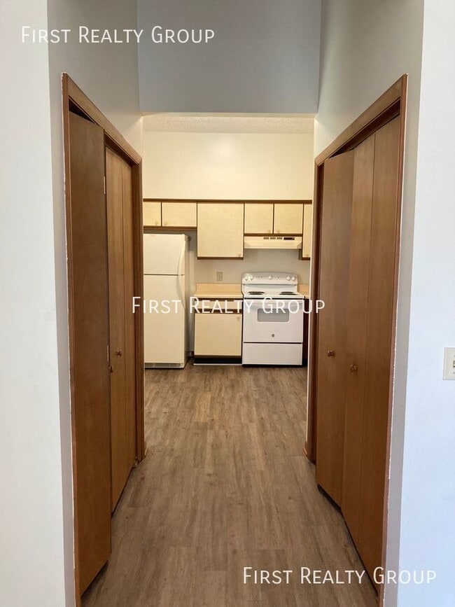 Building Photo - 1318 Lyons Rd