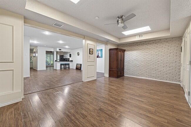 Building Photo - 5530 Holly St