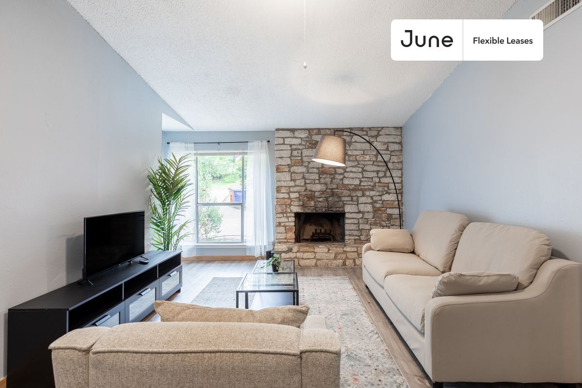 Building Photo - 5402 Brompton Cir