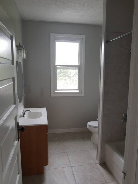 Building Photo - 428 N Zane Hwy