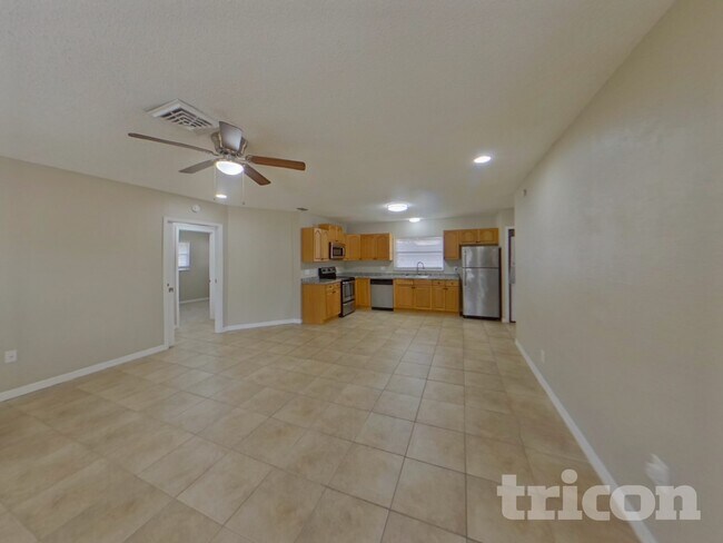 Building Photo - 10811 La Vista Loop