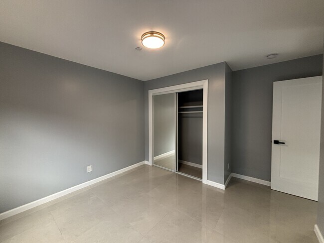 Building Photo - 4032 Hoku Ave