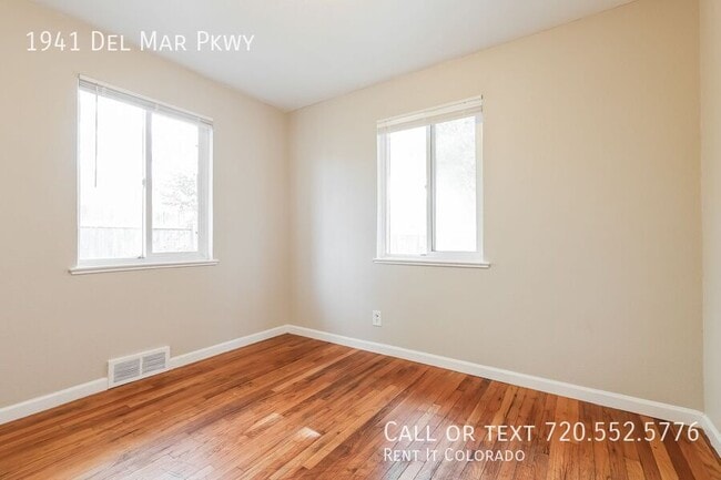 Building Photo - 1941 Del Mar Pkwy