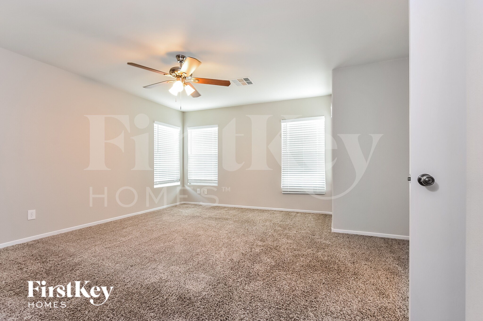 Building Photo - 452 Redruth Dr