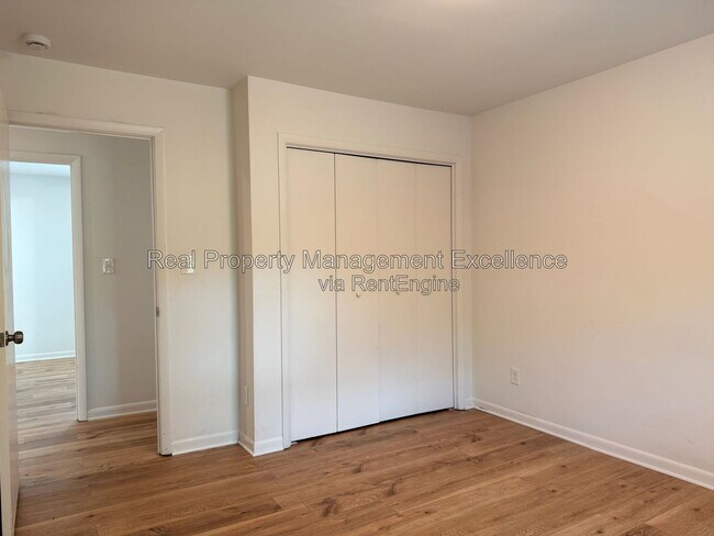 Building Photo - 108 Hassell Ct