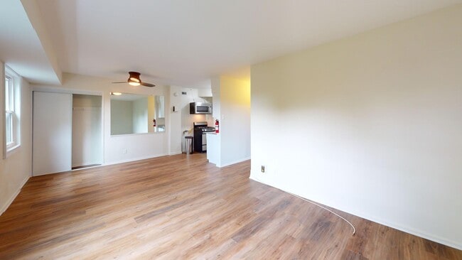 Building Photo - 1801 Clydesdale Pl NW