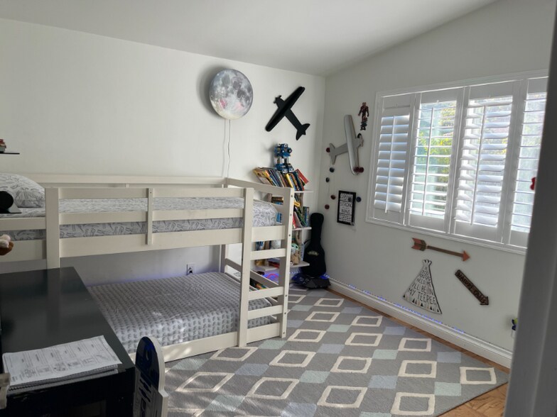 Building Photo - 6051 Flambeau Rd