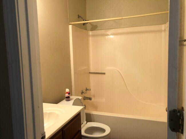 Building Photo - 6813 Maury Dr