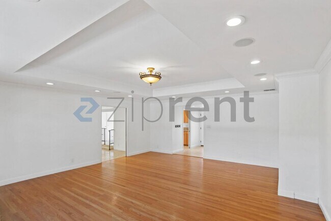 Building Photo - 3207 Forbes Ave