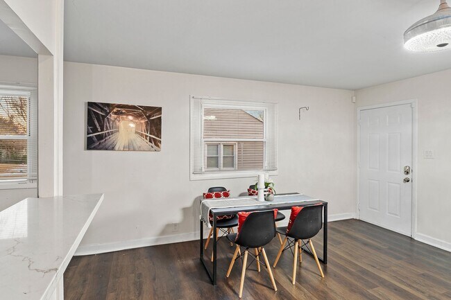 Building Photo - Laurel, MD